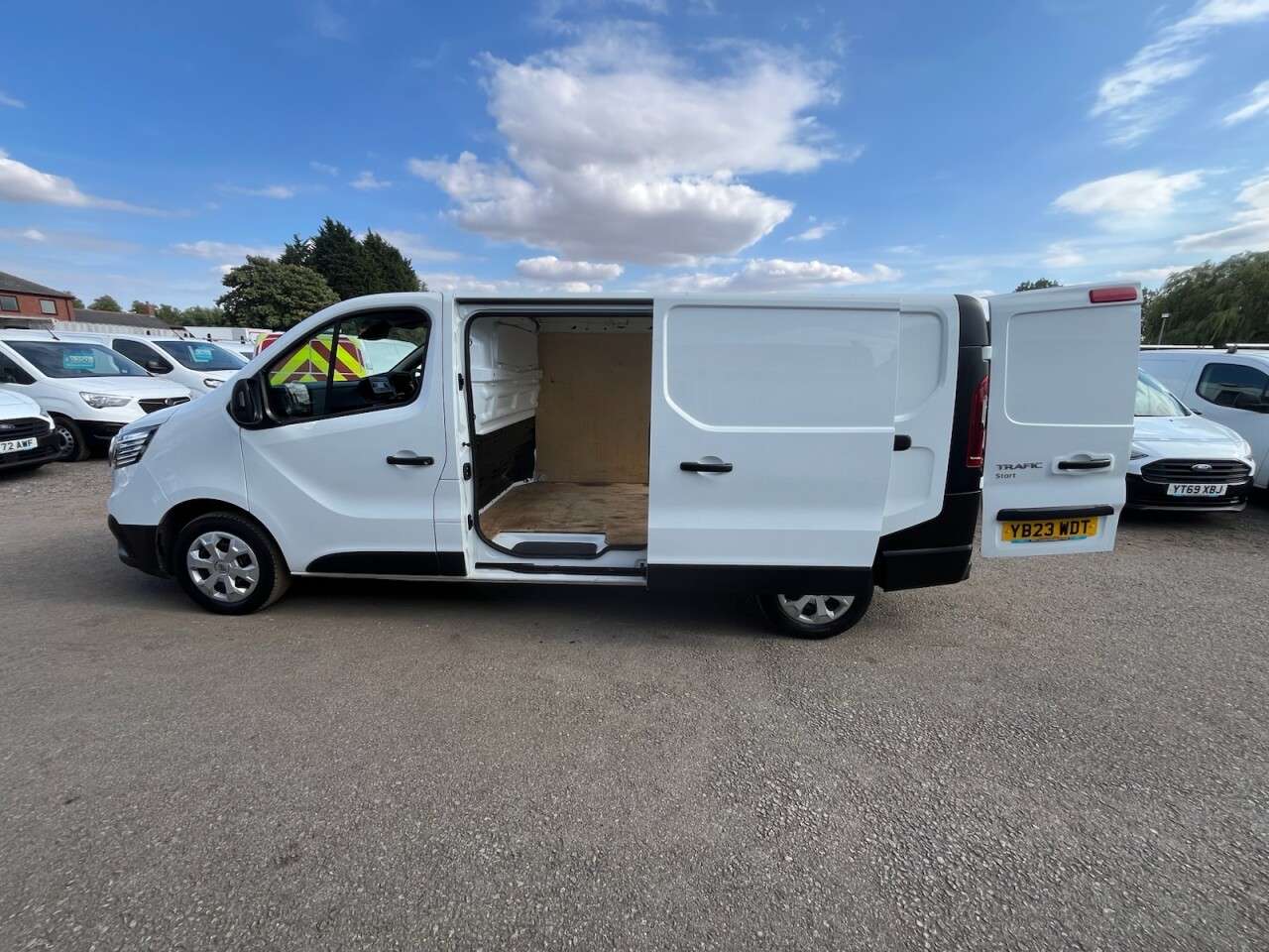 2023 RENAULT TRAFIC 2023 RENAULT TRAFIC