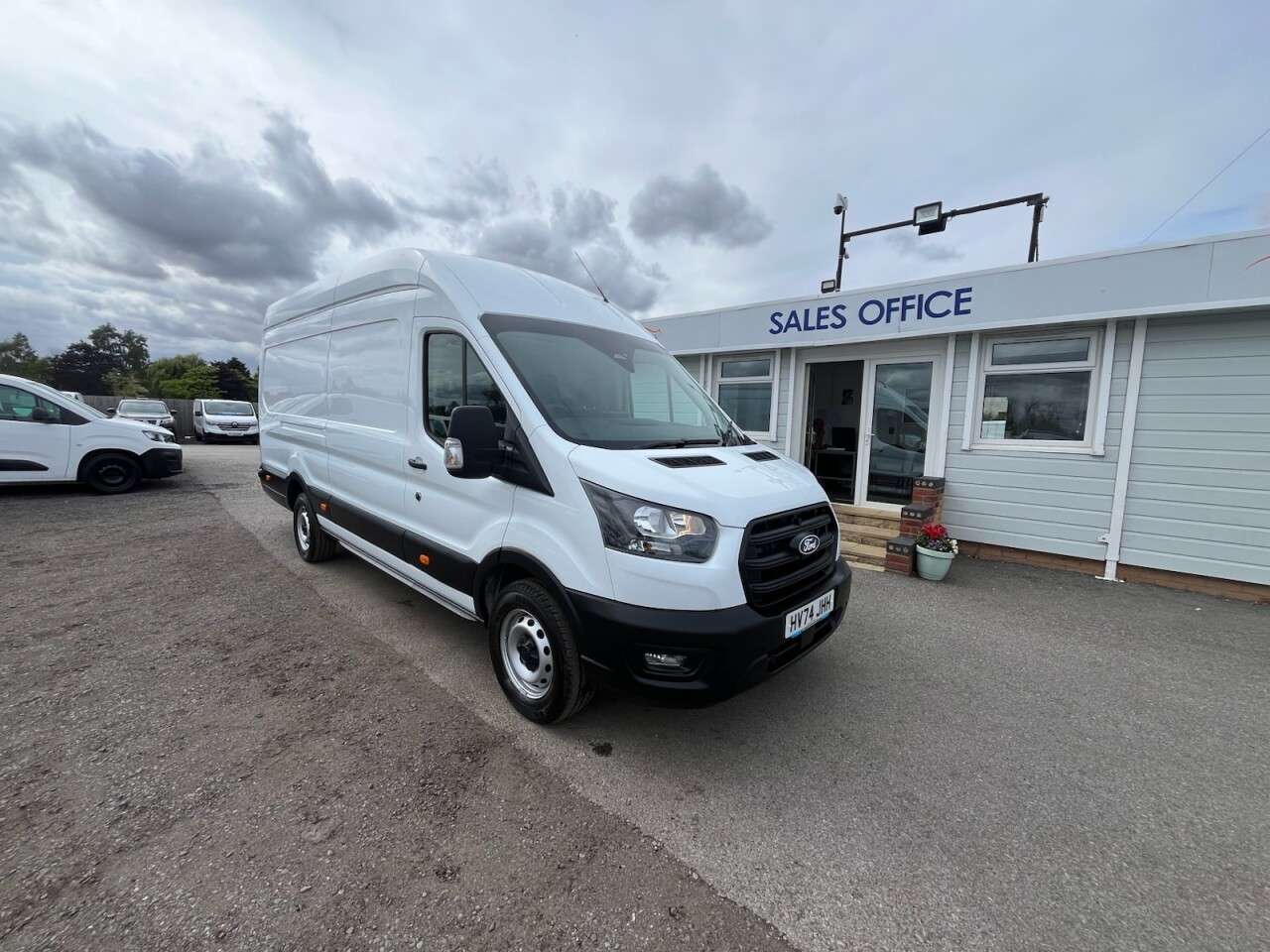 A 2024 FORD TRANSIT 2.0 350 EcoBlue Leader Panel Van 5dr Diesel Manual RWD L4 H3 Euro 6 (s/s) ( A 2024 FORD TRANSIT 2.0 350 EcoBlue Leader Panel Van 5dr Diesel Manual RWD L4 H3 Euro 6 (s/s) (