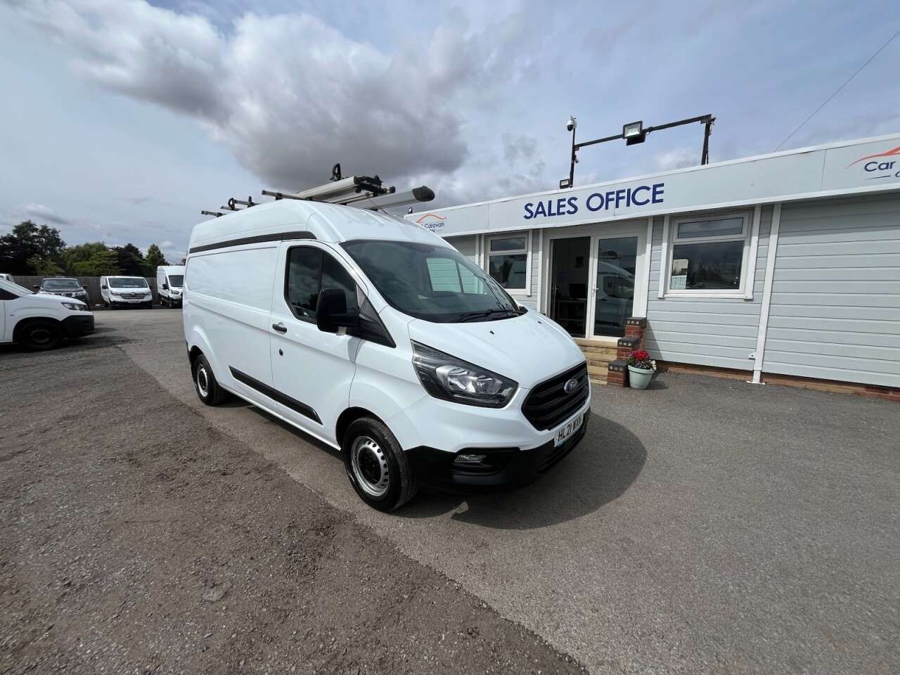 A 2021 FORD TRANSIT CUSTOM 2.0 300 EcoBlue Leader Panel Van 5dr Diesel Manual L2 H2 Euro 6 (s/s) (130 A 2021 FORD TRANSIT CUSTOM 2.0 300 EcoBlue Leader Panel Van 5dr Diesel Manual L2 H2 Euro 6 (s/s) (130