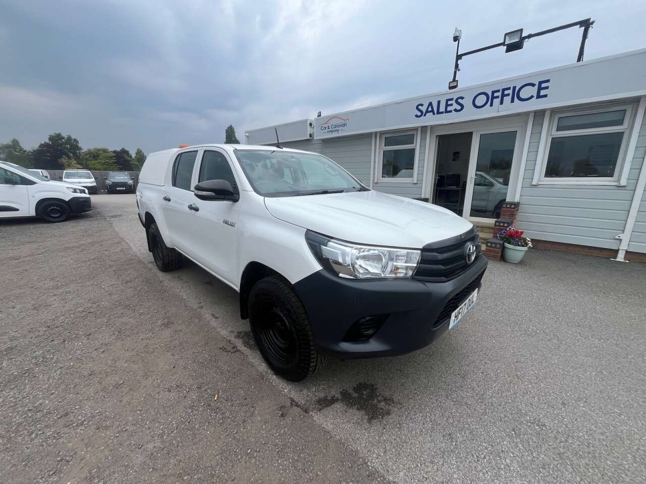 A 2017 TOYOTA HI-LUX 2.4 D-4D Active Pickup Double Cab 4dr Diesel Manual 4WD Euro 6 (3.5t) (150 A 2017 TOYOTA HI-LUX 2.4 D-4D Active Pickup Double Cab 4dr Diesel Manual 4WD Euro 6 (3.5t) (150