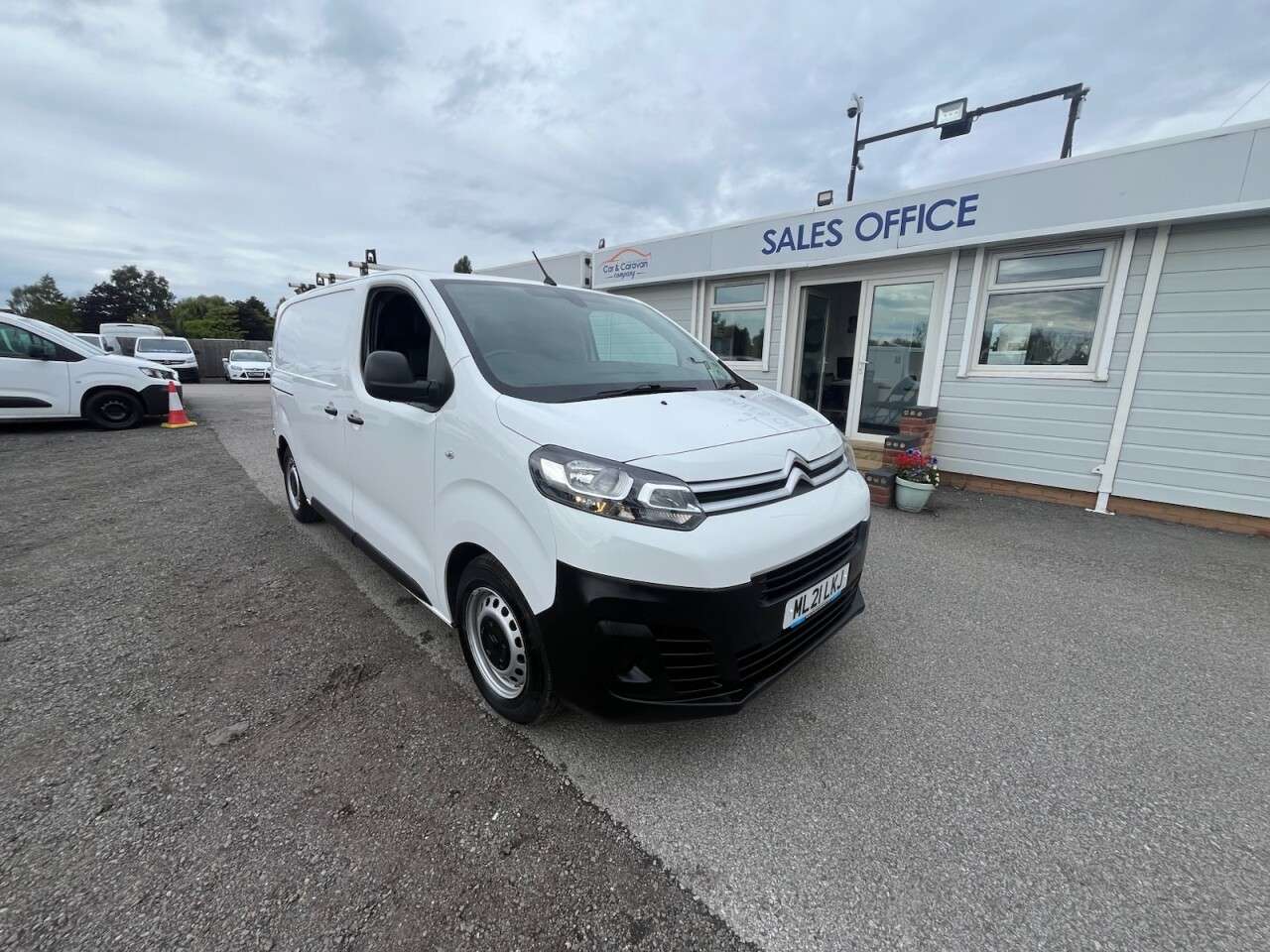 A 2021 CITROEN DISPATCH 1.5 BlueHDi 1000 Enterprise M Panel Van 6dr Diesel Manual FWD 2 Euro 6 (s/s A 2021 CITROEN DISPATCH 1.5 BlueHDi 1000 Enterprise M Panel Van 6dr Diesel Manual FWD 2 Euro 6 (s/s