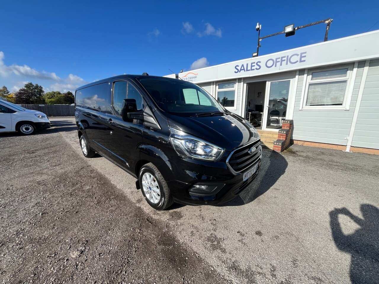 A 2023 FORD TRANSIT CUSTOM 2.0 300 EcoBlue Limited Panel Van 5dr Diesel Manual L2 H1 Euro 6 (s/s) (130 A 2023 FORD TRANSIT CUSTOM 2.0 300 EcoBlue Limited Panel Van 5dr Diesel Manual L2 H1 Euro 6 (s/s) (130
