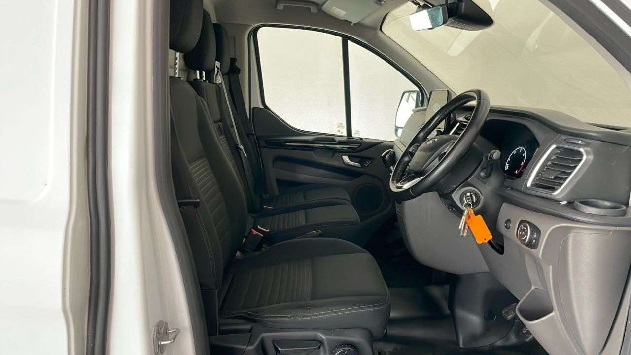 A 2022 FORD TRANSIT CUSTOM 2.0 300 EcoBlue Limited Panel Van 5dr Diesel Manual L1 H1 Euro 6 (s/s) (130 A 2022 FORD TRANSIT CUSTOM 2.0 300 EcoBlue Limited Panel Van 5dr Diesel Manual L1 H1 Euro 6 (s/s) (130