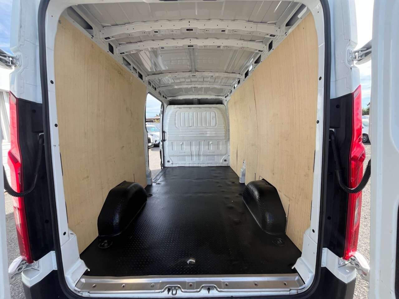 2023 MAXUS DELIVER 9 2023 MAXUS DELIVER 9