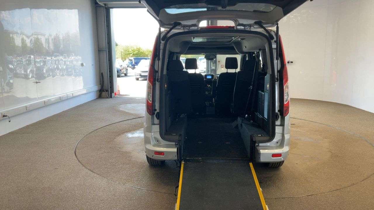 A 2021 FORD GRAND TOURNEO CONNECT 1.5 EcoBlue Titanium MPV 5dr Diesel Auto Euro 6 (s/s) (120 ps) A 2021 FORD GRAND TOURNEO CONNECT 1.5 EcoBlue Titanium MPV 5dr Diesel Auto Euro 6 (s/s) (120 ps)