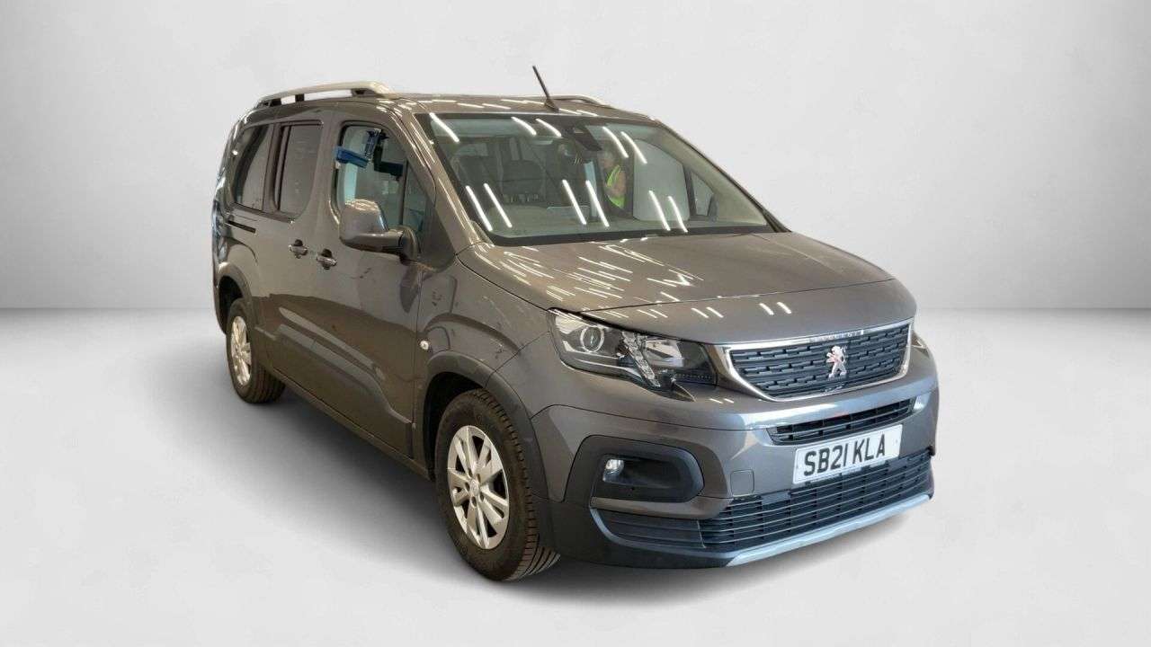 A 2021 PEUGEOT RIFTER 1.5 BlueHDi Allure Standard MPV 5dr Diesel Manual Euro 6 (100 ps) A 2021 PEUGEOT RIFTER 1.5 BlueHDi Allure Standard MPV 5dr Diesel Manual Euro 6 (100 ps)