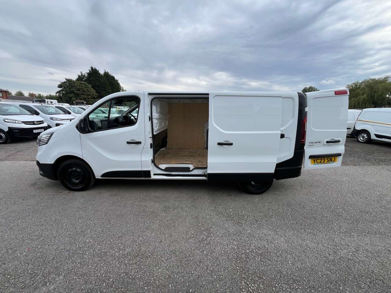 2023 RENAULT TRAFIC 2023 RENAULT TRAFIC