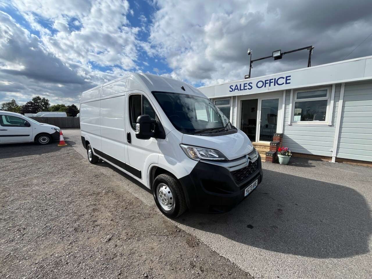 A 2023 CITROEN RELAY 2.2 BlueHDi 35 Enterprise Edition Panel Van 5dr Diesel Manual L3 High Roof A 2023 CITROEN RELAY 2.2 BlueHDi 35 Enterprise Edition Panel Van 5dr Diesel Manual L3 High Roof