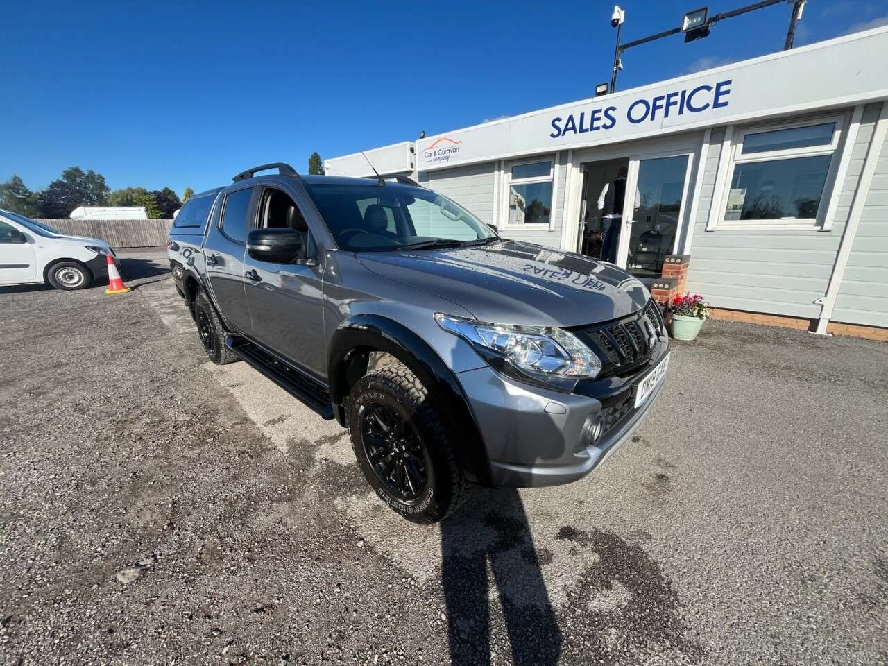 A 2019 MITSUBISHI L200 2.4 DI-D DC Barbarian Black Pickup Double Cab 4dr Diesel Manual 4WD Euro 6 A 2019 MITSUBISHI L200 2.4 DI-D DC Barbarian Black Pickup Double Cab 4dr Diesel Manual 4WD Euro 6