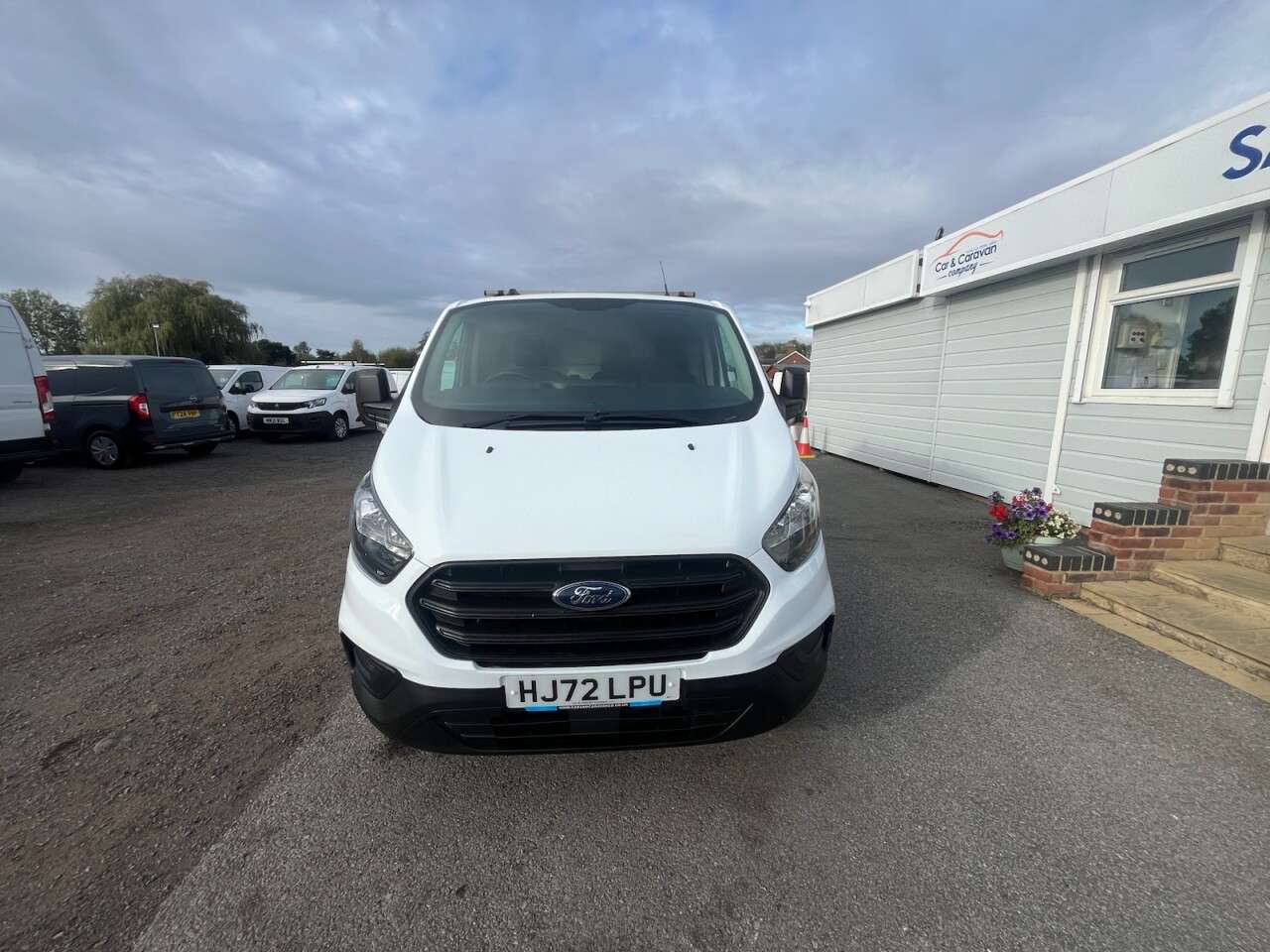 A 2022 FORD TRANSIT CUSTOM 2.0 280 EcoBlue Leader Panel Van 5dr Diesel Manual L1 H1 Euro 6 (s/s) (105 A 2022 FORD TRANSIT CUSTOM 2.0 280 EcoBlue Leader Panel Van 5dr Diesel Manual L1 H1 Euro 6 (s/s) (105