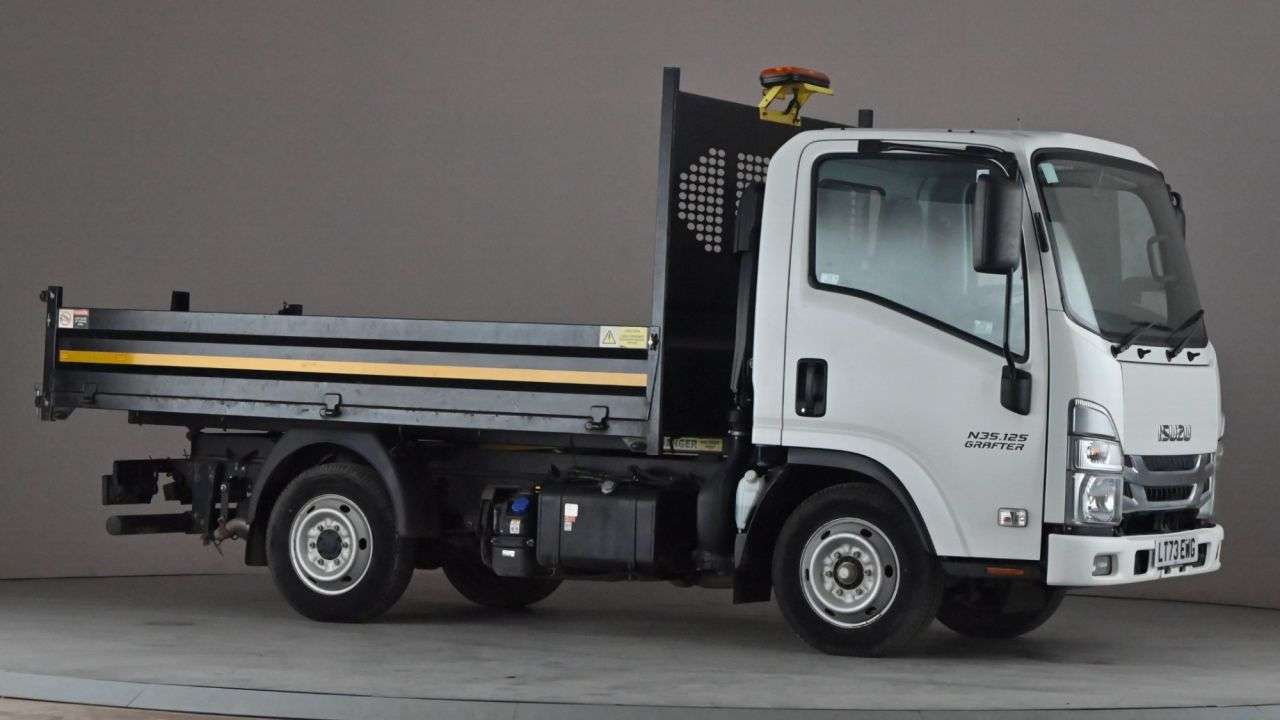 A 2023 ISUZU GRAFTER 1.9D N35 Green Tipper 2dr Diesel Manual RWD SWB Euro 6 (SRW) (125 ps) A 2023 ISUZU GRAFTER 1.9D N35 Green Tipper 2dr Diesel Manual RWD SWB Euro 6 (SRW) (125 ps)