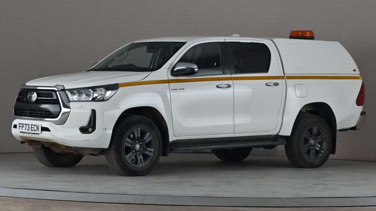 A 2023 TOYOTA HI-LUX 2.4 D-4D Icon Pickup Double Cab 4dr Diesel Manual 4WD Euro 6 (s/s) (150 ps) A 2023 TOYOTA HI-LUX 2.4 D-4D Icon Pickup Double Cab 4dr Diesel Manual 4WD Euro 6 (s/s) (150 ps)