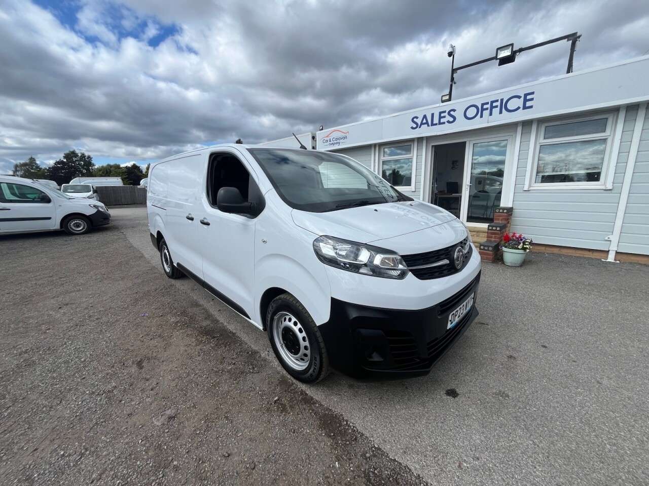 A 2023 VAUXHALL VIVARO 1.5 Turbo D 2900 Prime Panel Van 6dr Diesel Manual L2 H1 Euro 6 (s/s) (100 A 2023 VAUXHALL VIVARO 1.5 Turbo D 2900 Prime Panel Van 6dr Diesel Manual L2 H1 Euro 6 (s/s) (100