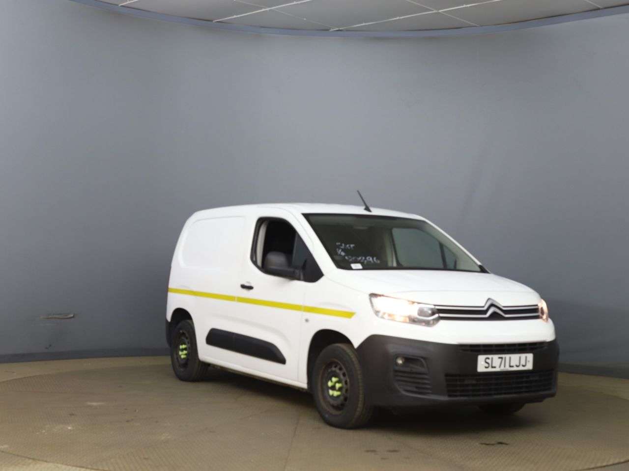 A 2021 CITROEN BERLINGO 1.5 BlueHDi 650 Enterprise M Pro Panel Van 5dr Diesel Manual SWB Euro 6 (75 A 2021 CITROEN BERLINGO 1.5 BlueHDi 650 Enterprise M Pro Panel Van 5dr Diesel Manual SWB Euro 6 (75