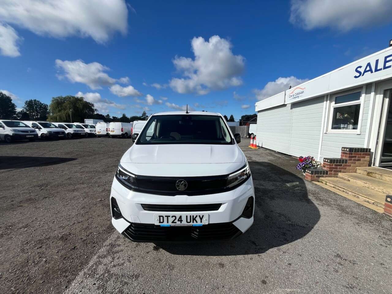 A 2024 VAUXHALL COMBO 1.5 Turbo D 2300 Pro Panel Van 5dr Diesel Manual SWB Euro 6 (s/s) (130 ps) A 2024 VAUXHALL COMBO 1.5 Turbo D 2300 Pro Panel Van 5dr Diesel Manual SWB Euro 6 (s/s) (130 ps)