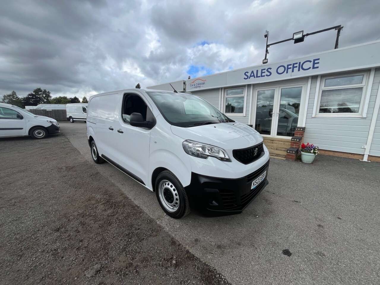 A 2023 PEUGEOT EXPERT 1.5 BlueHDi 1000 Professional Premium + Standard Panel Van 6dr Diesel Manua A 2023 PEUGEOT EXPERT 1.5 BlueHDi 1000 Professional Premium + Standard Panel Van 6dr Diesel Manua