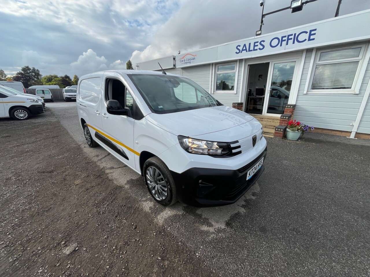 A 2024 PEUGEOT PARTNER 1.5 BlueHDi 950 Asphalt Long Panel Van 6dr Diesel Manual LWB Euro 6 (s/s) ( A 2024 PEUGEOT PARTNER 1.5 BlueHDi 950 Asphalt Long Panel Van 6dr Diesel Manual LWB Euro 6 (s/s) (