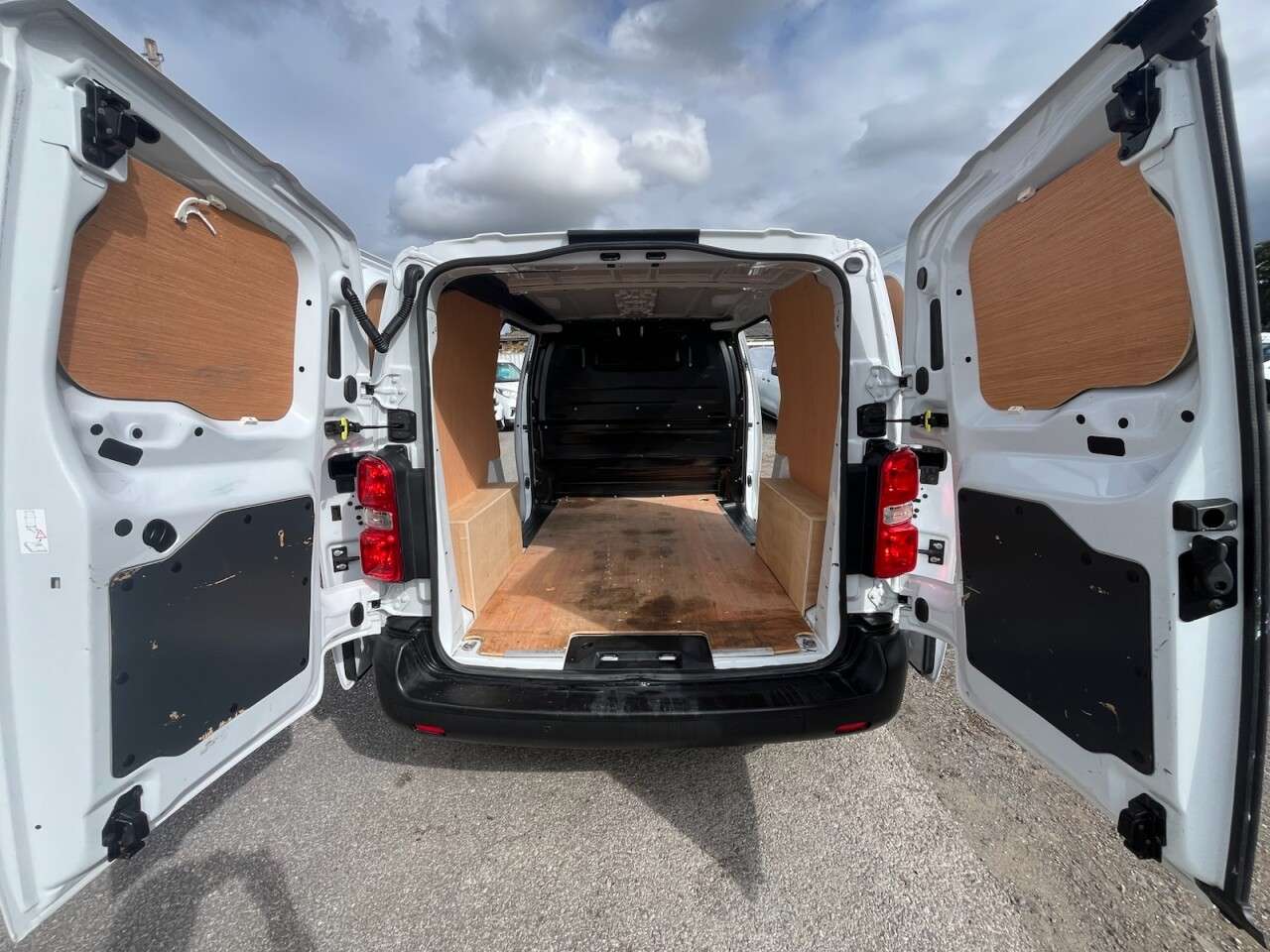 2023 VAUXHALL VIVARO 2023 VAUXHALL VIVARO