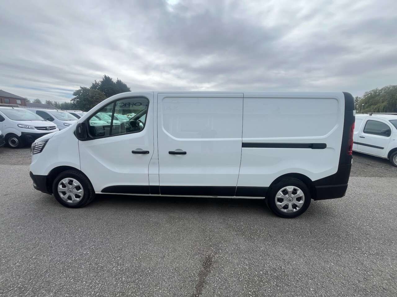 2023 RENAULT TRAFIC 2023 RENAULT TRAFIC