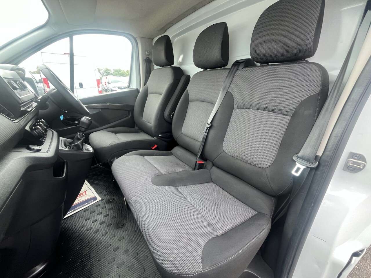 2023 RENAULT TRAFIC 2023 RENAULT TRAFIC