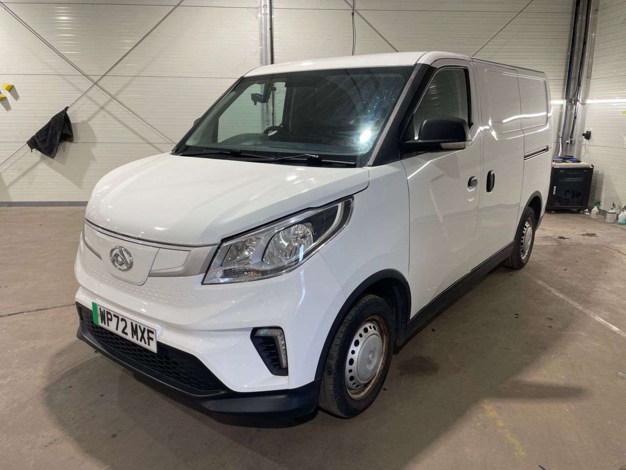 A 2023 MAXUS EDELIVER 3 50.23kWh Panel Van 5dr Electric Auto FWD L1 (122 ps) A 2023 MAXUS EDELIVER 3 50.23kWh Panel Van 5dr Electric Auto FWD L1 (122 ps)