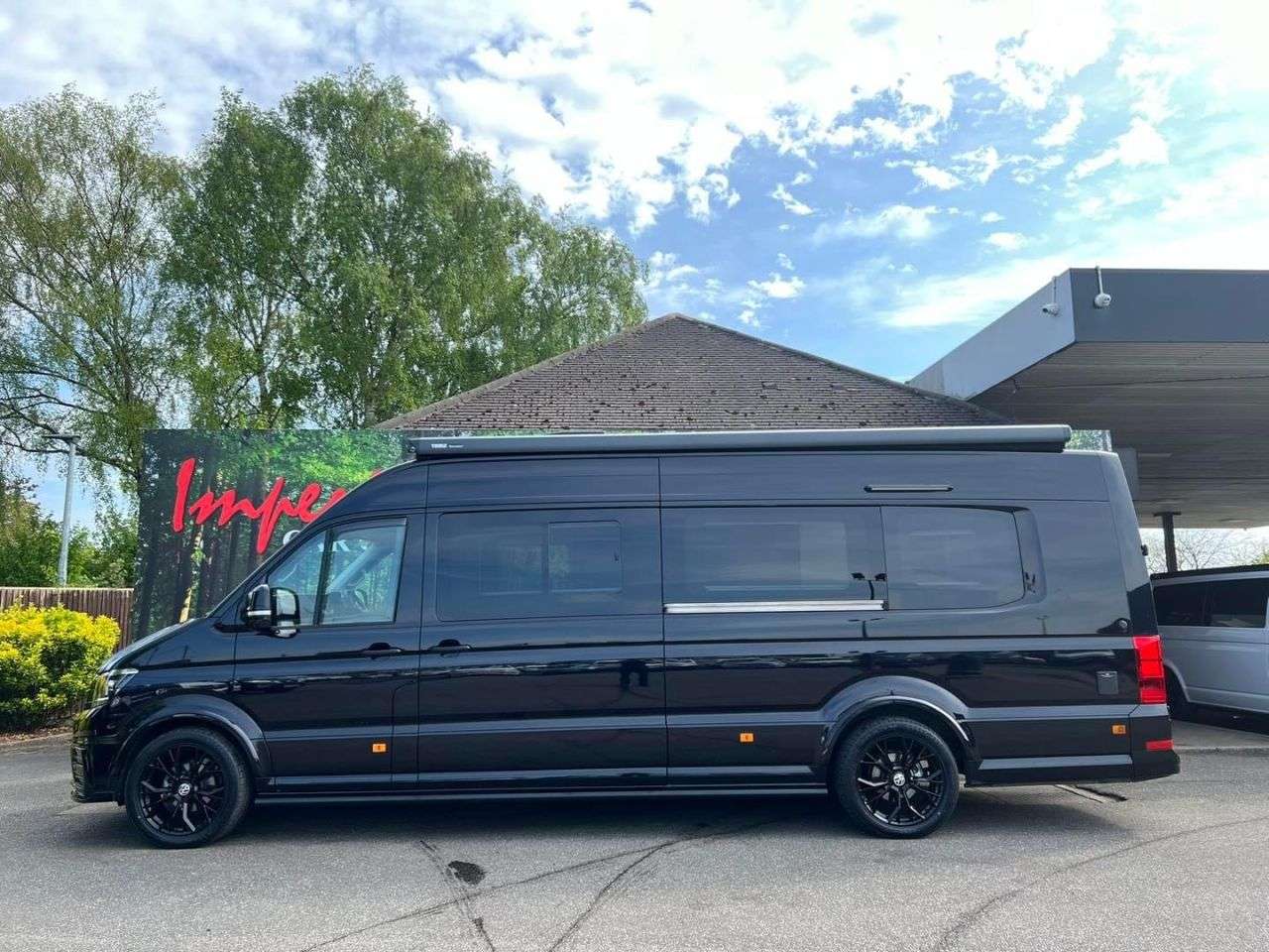 A 2022 VOLKSWAGEN CRAFTER 2.0 TDI CR35 Trendline Maxi Panel Van 5dr Diesel Automatic FWD LWB High Roo A 2022 VOLKSWAGEN CRAFTER 2.0 TDI CR35 Trendline Maxi Panel Van 5dr Diesel Automatic FWD LWB High Roo