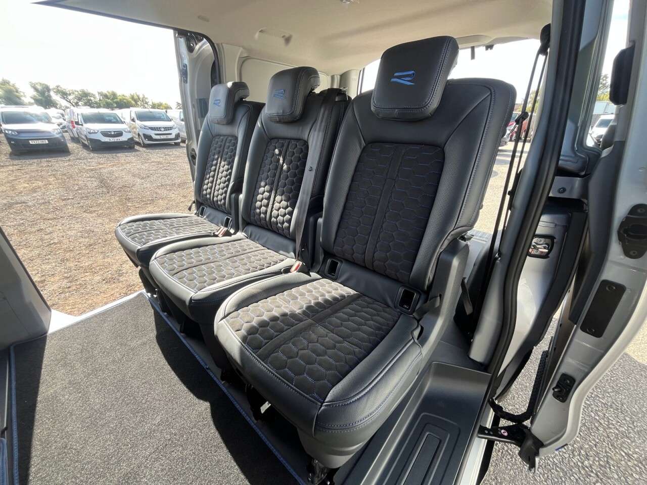 2025 VOLKSWAGEN TRANSPORTER 2025 VOLKSWAGEN TRANSPORTER