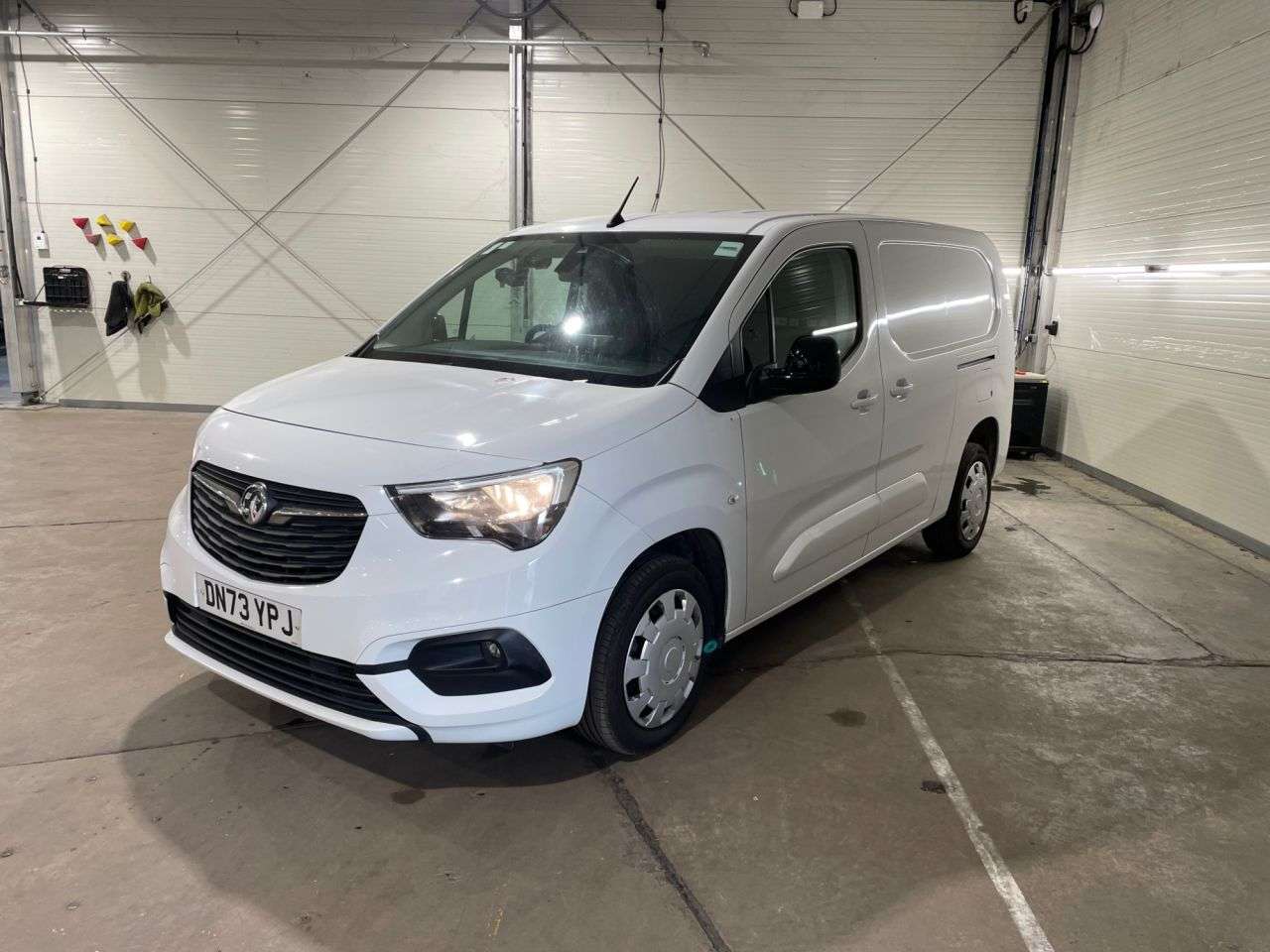 A 2023 VAUXHALL COMBO 1.5 Turbo D 2300 Pro Panel Van 6dr Diesel Manual L2 H1 Euro 6 (s/s) (100 ps A 2023 VAUXHALL COMBO 1.5 Turbo D 2300 Pro Panel Van 6dr Diesel Manual L2 H1 Euro 6 (s/s) (100 ps
