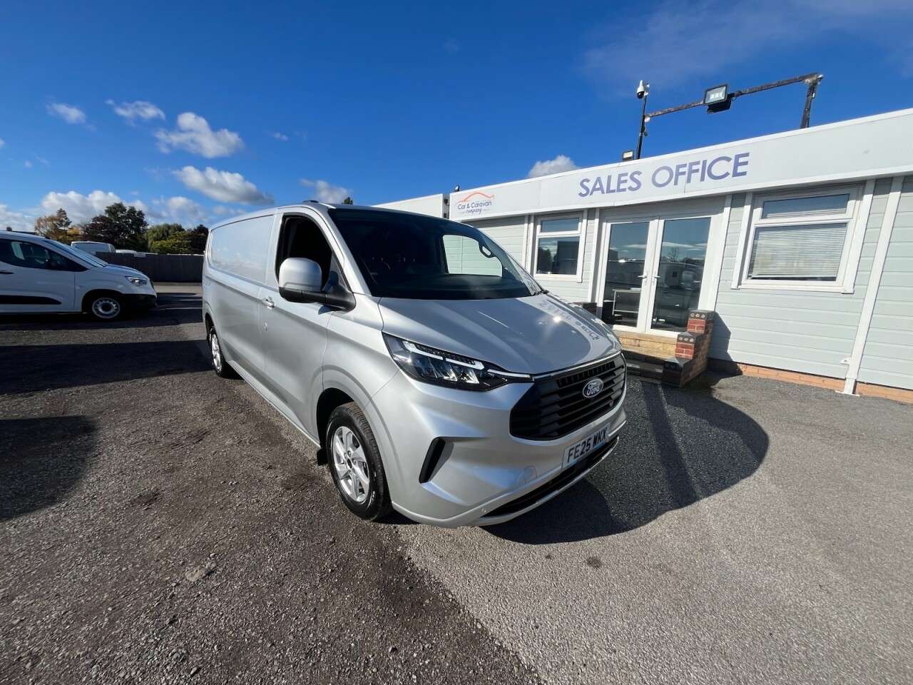A 2025 FORD TRANSIT CUSTOM 2.0 320 EcoBlue Limited Panel Van 5dr Diesel Manual L2 H1 Euro 6 (s/s) (136 A 2025 FORD TRANSIT CUSTOM 2.0 320 EcoBlue Limited Panel Van 5dr Diesel Manual L2 H1 Euro 6 (s/s) (136