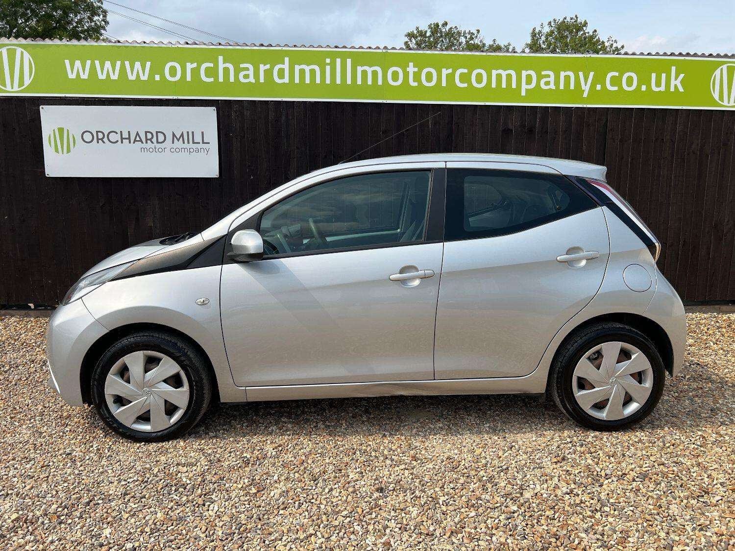 A 2014 TOYOTA AYGO 1.0 VVT-i x-play A 2014 TOYOTA AYGO 1.0 VVT-i x-play