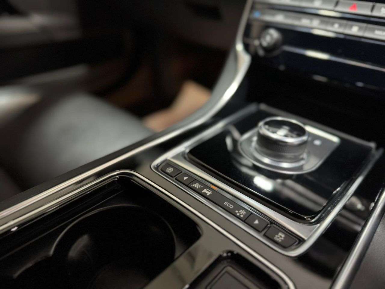 2018 JAGUAR XE 2018 JAGUAR XE