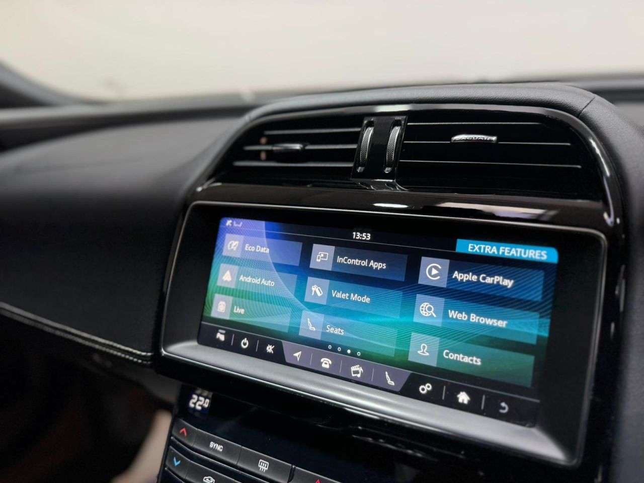 2018 JAGUAR XE 2018 JAGUAR XE