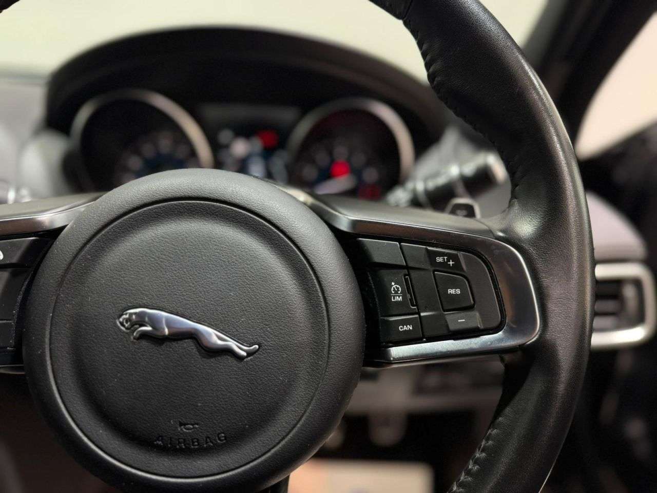 2018 JAGUAR XE 2018 JAGUAR XE