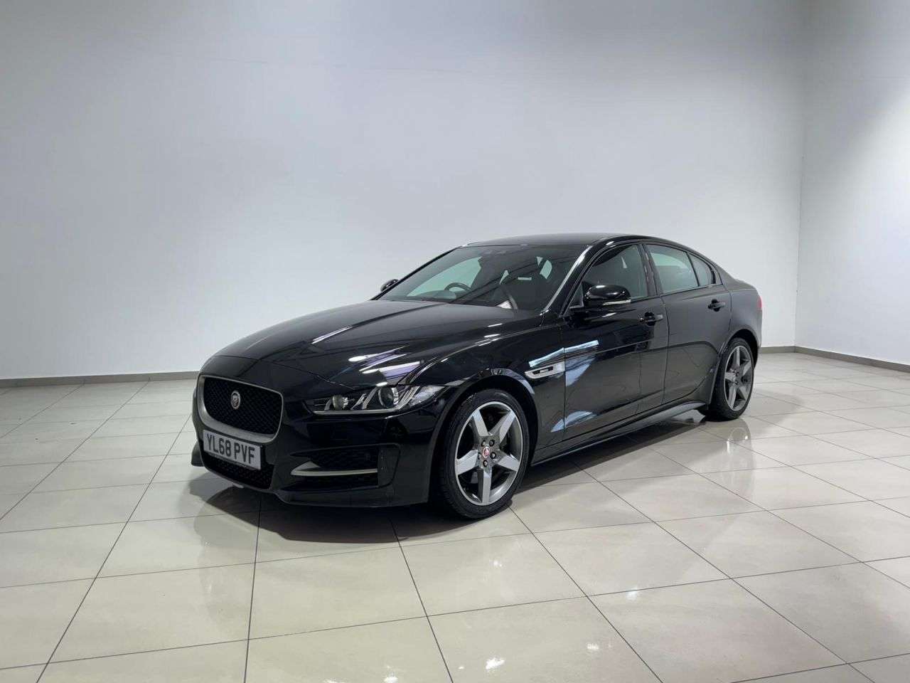 A 2018 JAGUAR XE 2.0i GPF R-Sport Saloon 4dr Petrol Auto Euro 6 (s/s) (200 ps) NATIONWIDE DE A 2018 JAGUAR XE 2.0i GPF R-Sport Saloon 4dr Petrol Auto Euro 6 (s/s) (200 ps) NATIONWIDE DE