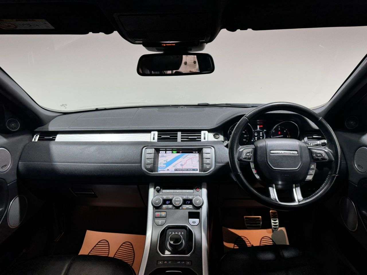 A 2016 LAND ROVER RANGE ROVER EVOQUE 2.0 TD4 HSE Dynamic SUV 5dr Diesel Auto 4WD Euro 6 (s/s) (180 ps) NATIONWID A 2016 LAND ROVER RANGE ROVER EVOQUE 2.0 TD4 HSE Dynamic SUV 5dr Diesel Auto 4WD Euro 6 (s/s) (180 ps) NATIONWID