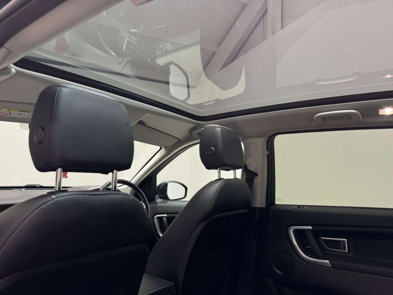 A 2016 LAND ROVER DISCOVERY SPORT 2.0 TD4 HSE SUV 5dr Diesel Auto 4WD Euro 6 (s/s) (180 ps) NATIONWIDE DELIVE A 2016 LAND ROVER DISCOVERY SPORT 2.0 TD4 HSE SUV 5dr Diesel Auto 4WD Euro 6 (s/s) (180 ps) NATIONWIDE DELIVE