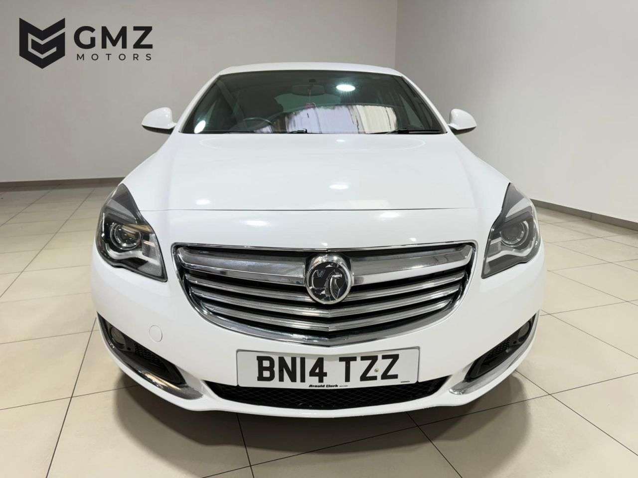 A 2014 VAUXHALL INSIGNIA 2.0 CDTi ecoFLEX SRi VX Line Nav Hatchback 5dr Diesel Manual Euro 5 (s/s) ( A 2014 VAUXHALL INSIGNIA 2.0 CDTi ecoFLEX SRi VX Line Nav Hatchback 5dr Diesel Manual Euro 5 (s/s) (
