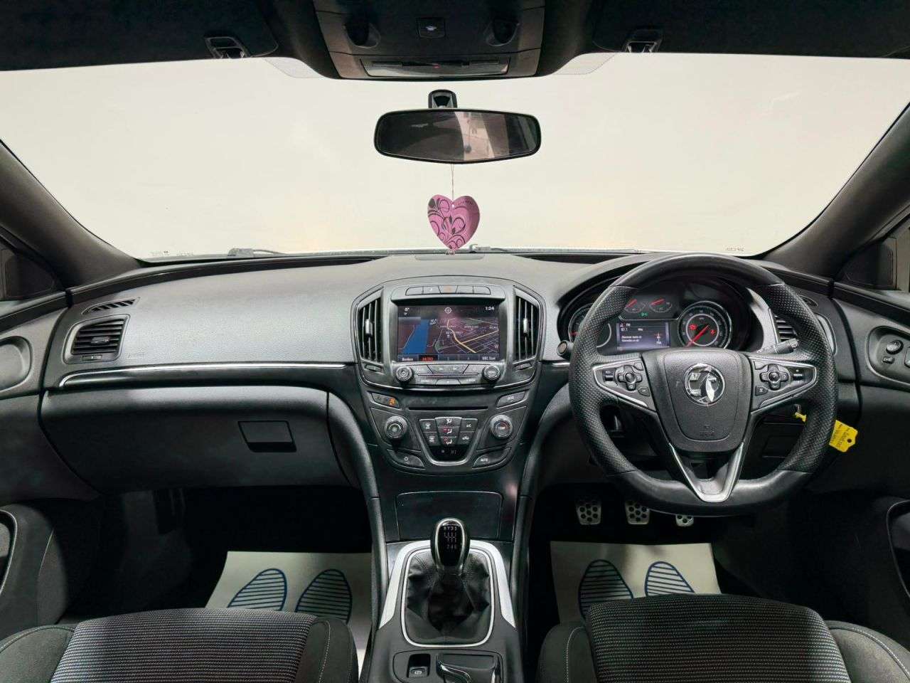 A 2014 VAUXHALL INSIGNIA 2.0 CDTi ecoFLEX SRi VX Line Nav Hatchback 5dr Diesel Manual Euro 5 (s/s) ( A 2014 VAUXHALL INSIGNIA 2.0 CDTi ecoFLEX SRi VX Line Nav Hatchback 5dr Diesel Manual Euro 5 (s/s) (