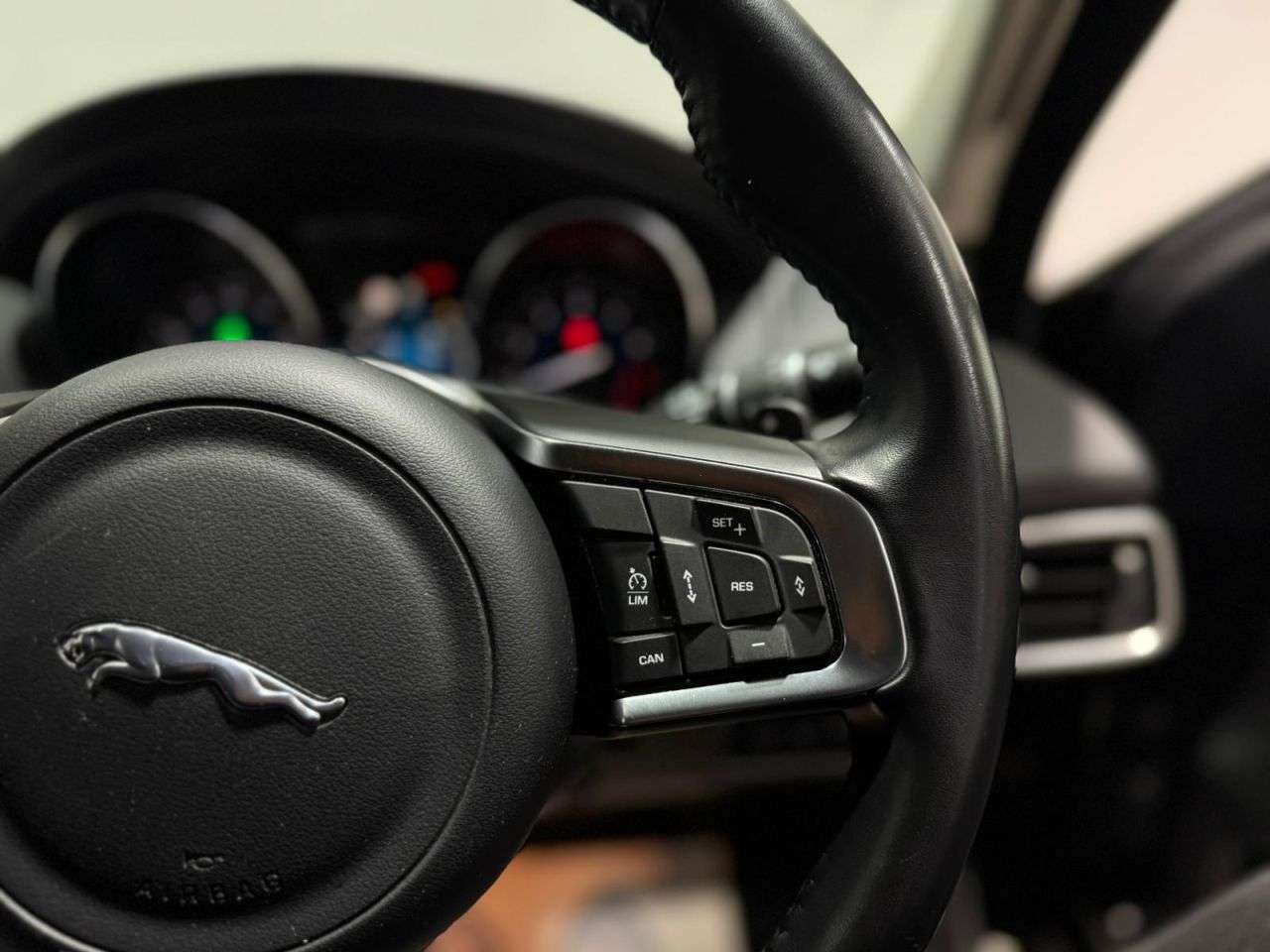 2017 JAGUAR XE 2017 JAGUAR XE