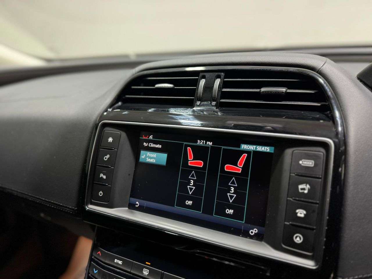 2017 JAGUAR XE 2017 JAGUAR XE