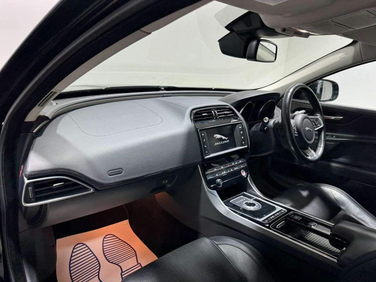 2017 JAGUAR XE 2017 JAGUAR XE