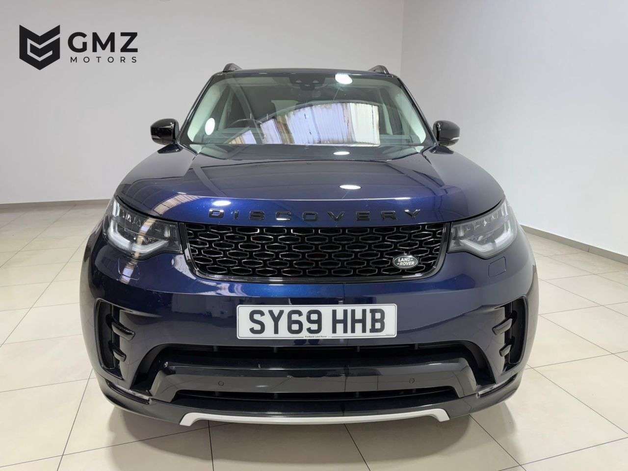 A 2019 LAND ROVER DISCOVERY 3.0 SD V6 Landmark Edition SUV 5dr Diesel Auto 4WD Euro 6 (s/s) (306 ps) NA A 2019 LAND ROVER DISCOVERY 3.0 SD V6 Landmark Edition SUV 5dr Diesel Auto 4WD Euro 6 (s/s) (306 ps) NA