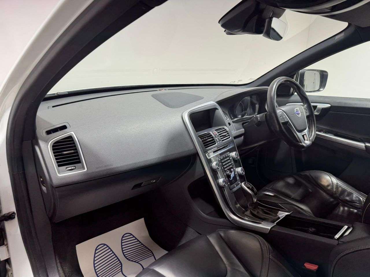 2016 VOLVO XC60 2016 VOLVO XC60