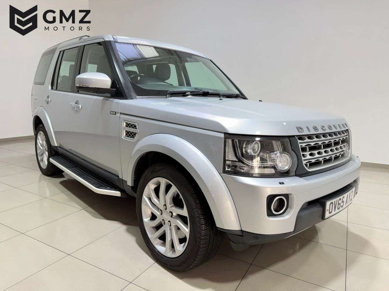 A 2015 LAND ROVER DISCOVERY 4 3.0 SD V6 HSE SUV 5dr Diesel Auto 4WD Euro 6 (s/s) (256 bhp) NATIONWIDE DEL A 2015 LAND ROVER DISCOVERY 4 3.0 SD V6 HSE SUV 5dr Diesel Auto 4WD Euro 6 (s/s) (256 bhp) NATIONWIDE DEL