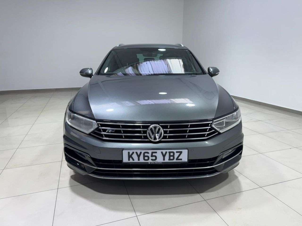 A 2015 VOLKSWAGEN PASSAT 2.0 TDI BlueMotion Tech R-Line Estate 5dr Diesel Manual Euro 6 (s/s) (150 p A 2015 VOLKSWAGEN PASSAT 2.0 TDI BlueMotion Tech R-Line Estate 5dr Diesel Manual Euro 6 (s/s) (150 p