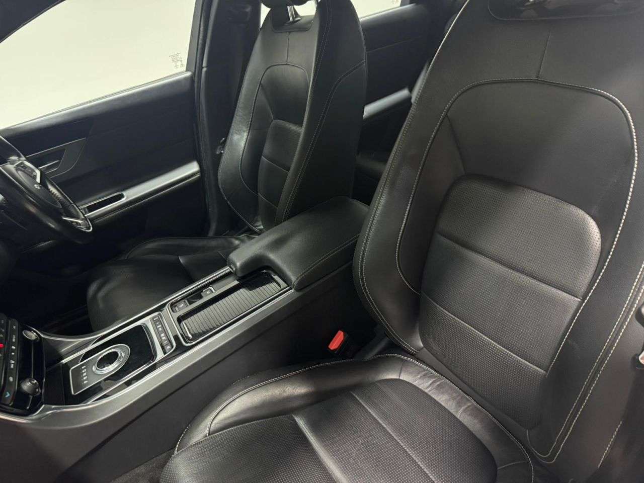 2016 JAGUAR XF 2016 JAGUAR XF