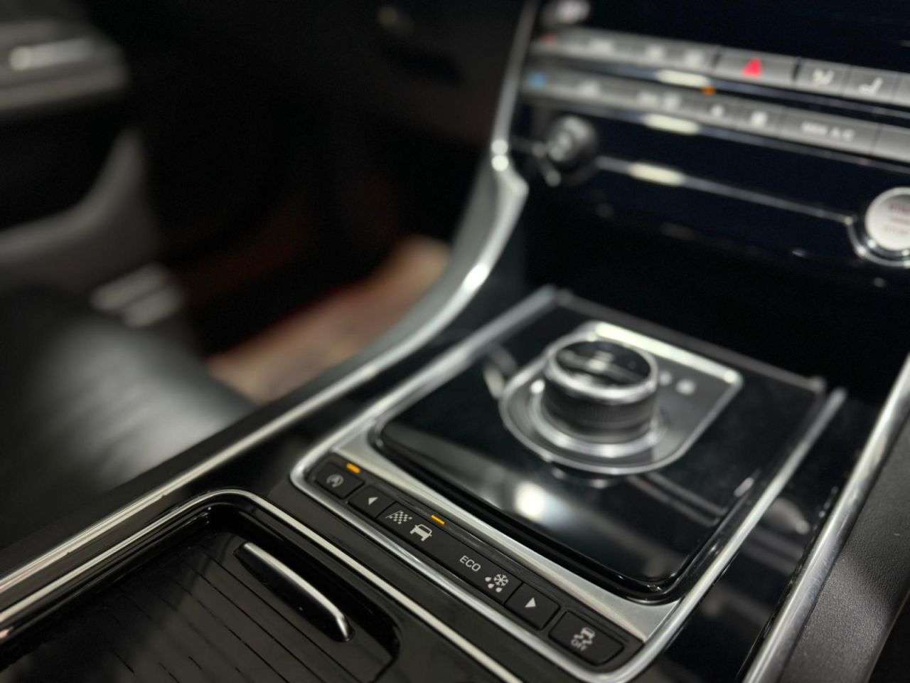 2016 JAGUAR XF 2016 JAGUAR XF