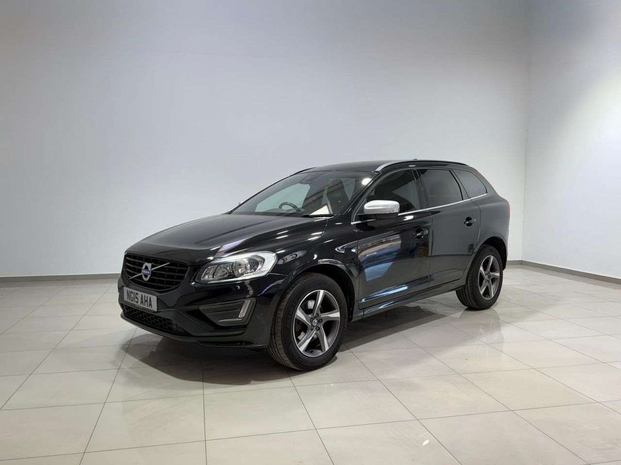 A 2015 VOLVO XC60 2.0 D4 R-Design Nav SUV 5dr Diesel Manual Euro 6 (s/s) (190 ps) NATIONWIDE A 2015 VOLVO XC60 2.0 D4 R-Design Nav SUV 5dr Diesel Manual Euro 6 (s/s) (190 ps) NATIONWIDE