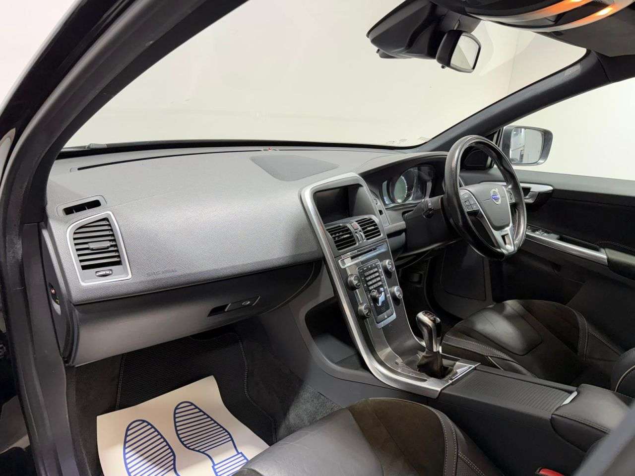 2015 VOLVO XC60 2015 VOLVO XC60