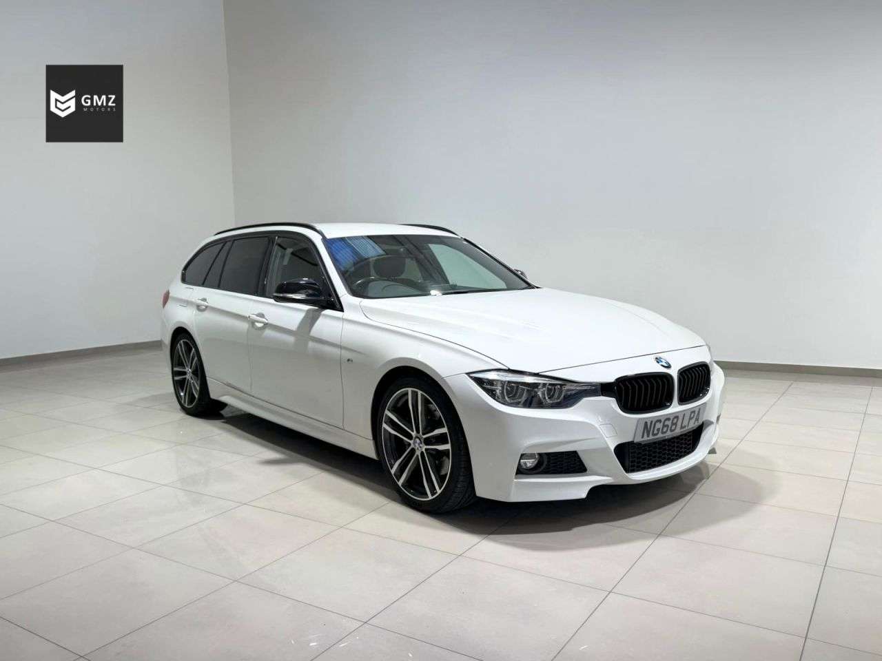 A 2019 BMW 3 SERIES 2.0 320d M Sport Shadow Edition Touring 5dr Diesel Auto Euro 6 (s/s) (190 p A 2019 BMW 3 SERIES 2.0 320d M Sport Shadow Edition Touring 5dr Diesel Auto Euro 6 (s/s) (190 p